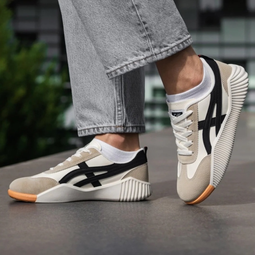 ❤️ DeFlorance Vintage Sneakers NWT